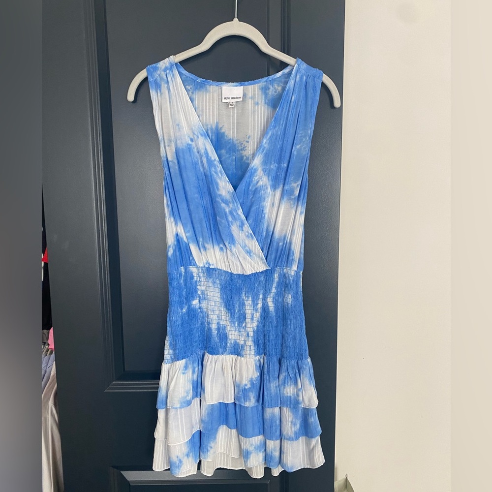 blue and white isabelle’s cabinet mini dress size small